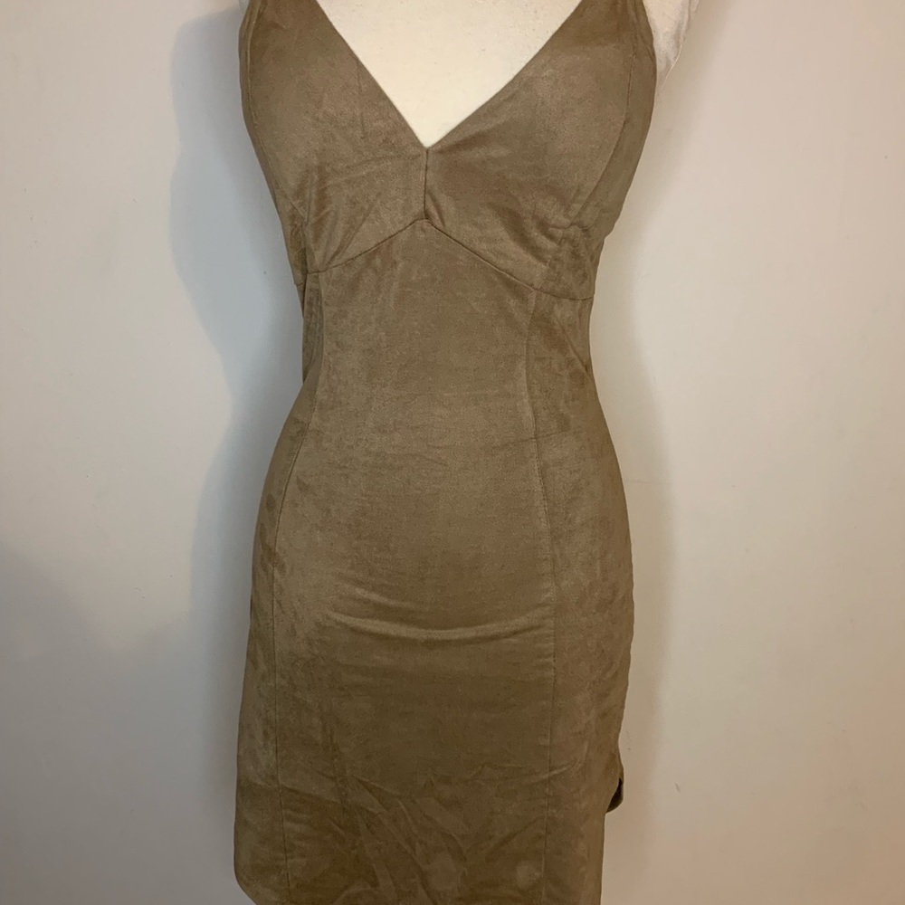 Dress - Picture 3 of 3